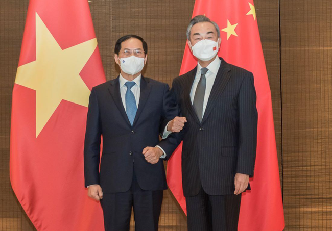Việt Nam đề nghị Trung Quốc tạo thuận lợi cho hàng hoá đang ùn tắc ở biên giới - Ảnh 1.
