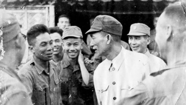 Tướng Vương Thừa Vũ và thuật &quot;trùng độc chiến&quot; huyền thoại trong Chiến tranh Việt Nam - Ảnh 2.