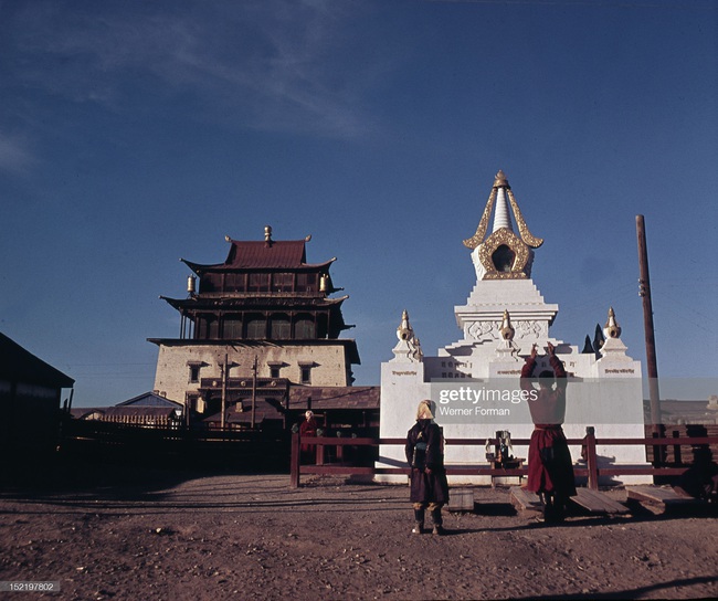 Cuộc sống tâm linh huyền bí ở thủ đô Mông Cổ năm 1962 - Ảnh 3.