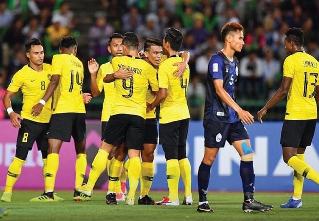 Kết quả AFF Cup 2020 bảng B: Malaysia phô diễn sức mạnh - Ảnh 1.