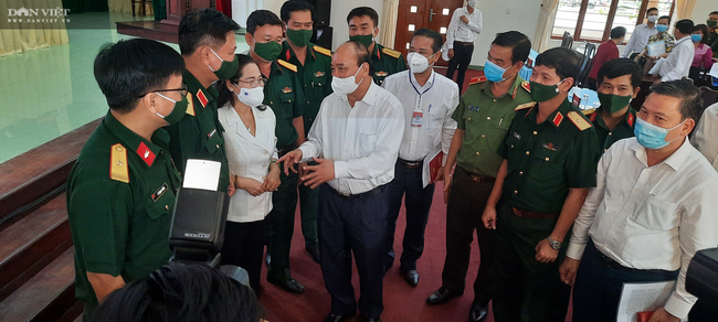 Chủ tịch nước Nguyễn Xuân Phúc hiến kế giải pháp cho TP.HCM phát triển - Ảnh 1.