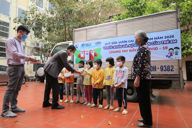 Quỹ Sữa Vươn cao Việt Nam: 19.000 trẻ em có hoàn cảnh khó khăn được tài trợ uống sữa trong năm 2021  - Ảnh 3.