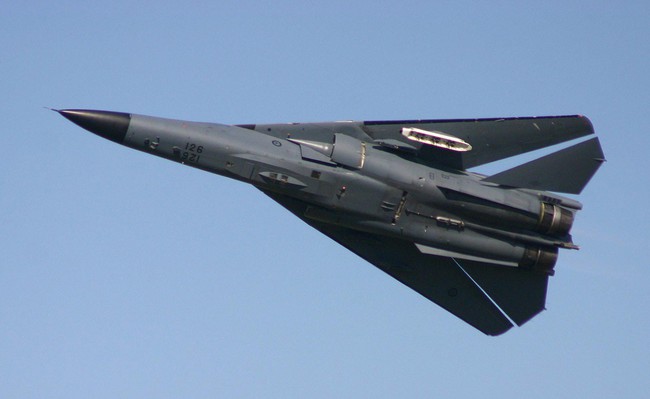 &quot;Mãnh thú ném bom&quot; F-111 Mỹ bị chôn vùi gây sốc ở Australia - Ảnh 24.