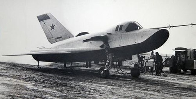 MiG-105 Liên Xô có &quot;bản nhái&quot; là máy bay vũ trụ X-37B tuyệt mật của Mỹ? - Ảnh 12.