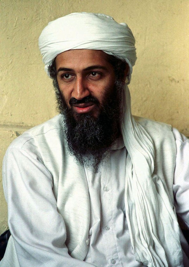 Đột kích nơi ẩn náu trùm khủng bố Osama bin Laden, phát hiện điều sốc - Ảnh 2.
