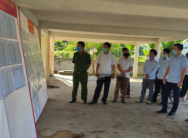 Tân Lạc (Hoà Bình): Vừa phòng chống Covid-19, vừa đảm bảo an ninh trật tự trong ngày bầu cử - Ảnh 8.