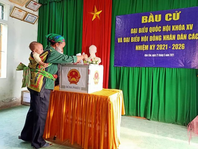 Gần 43 ngàn cử tri vùng cao Nghệ An đi bầu cử sớm   - Ảnh 7.