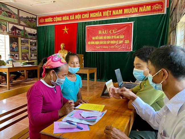 Gần 43 ngàn cử tri vùng cao Nghệ An đi bầu cử sớm   - Ảnh 3.