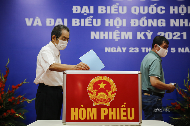 Hình ảnh Tổng Bí thư Nguyễn Phú Trọng bỏ phiếu bầu cử tại quận Hai Bà Trưng, Hà Nội - Ảnh 8.