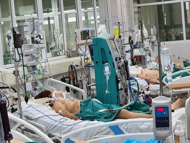 Tin vui: 5 bệnh nhân Covid-19 nặng thoát khỏi Tử thần tại BV Bệnh Nhiệt đới TƯ - Ảnh 1.