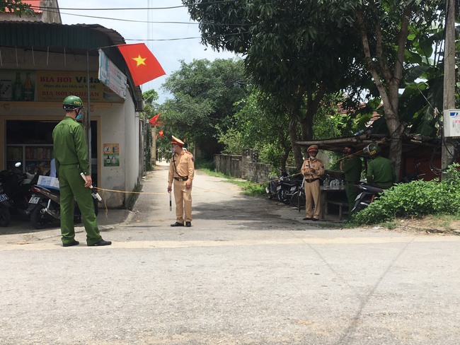 Vụ dùng súng bắn chết 2 người ở Nghệ An: Nguyên nhân mâu thuẫn và khẩu súng quân dụng &quot;chết người&quot;   - Ảnh 1.