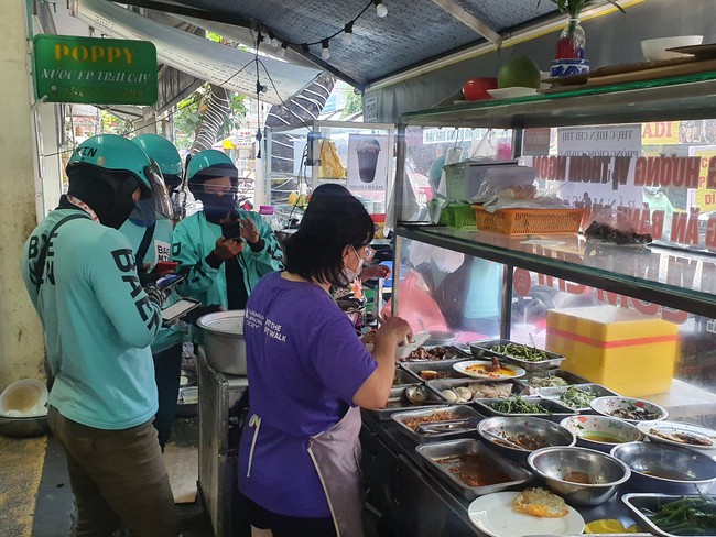  Đà Nẵng: Hàng quán &quot;vui vẻ&quot; đóng cửa phòng dịch - Ảnh 5.