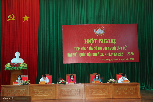  Uỷ viên Bộ chính trị Chương Thị Mai tiếp xúc cử tri, vận động bầu cử tại huyện Yên Thuỷ - Ảnh 1.