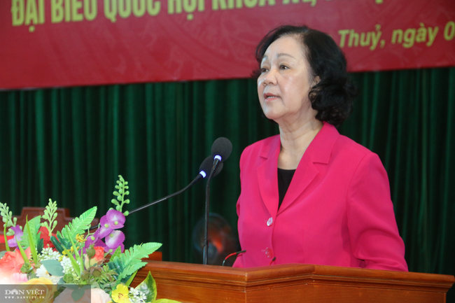  Uỷ viên Bộ chính trị Chương Thị Mai tiếp xúc cử tri, vận động bầu cử tại huyện Yên Thuỷ - Ảnh 2.
