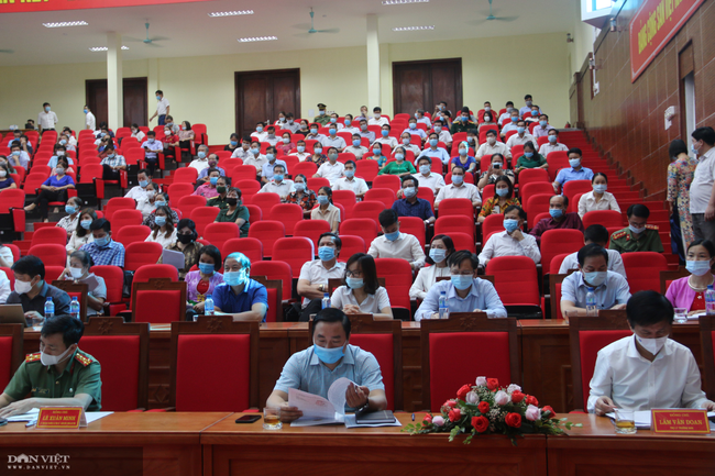  Uỷ viên Bộ chính trị Chương Thị Mai tiếp xúc cử tri, vận động bầu cử tại huyện Yên Thuỷ - Ảnh 4.