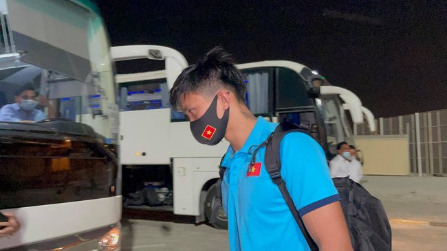 Hòa Jordan, 3 tuyển thủ ĐT Việt Nam phải chườm đá rời sân - Ảnh 2.