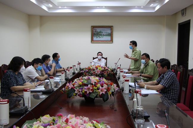 Làm việc với Tổng cục QLTT, Chủ tịch Hội NDVN Lương Quốc Đoàn: Hỗ trợ nông dân Bắc Giang bán vải thiều- Ảnh 1.