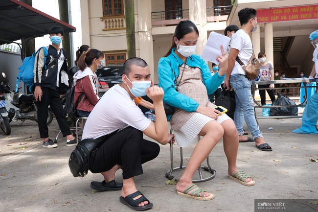 Ảnh: Lạng Sơn đón 1.062 công nhân từ tâm dịch Bắc Giang về địa phương - Ảnh 6.