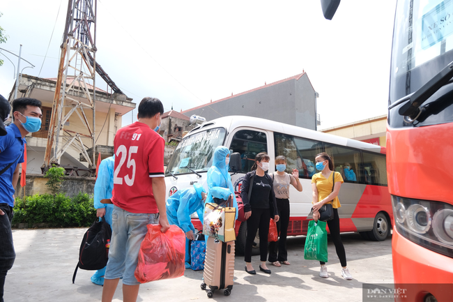 Ảnh: Lạng Sơn đón 1.062 công nhân từ tâm dịch Bắc Giang về địa phương - Ảnh 5.