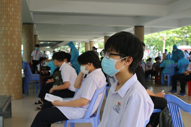 Đà Nẵng: Xét nghiệm Covid-19 cho hơn 13.000 thí sinh dự thi Kỳ thi tuyển sinh lớp 10 THPT - Ảnh 6.