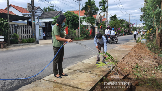 “Gia đình nông dân xứ đạo gương mẫu tham gia giữ gìn an ninh trật tự và an toàn giao thông” - Ảnh 5.