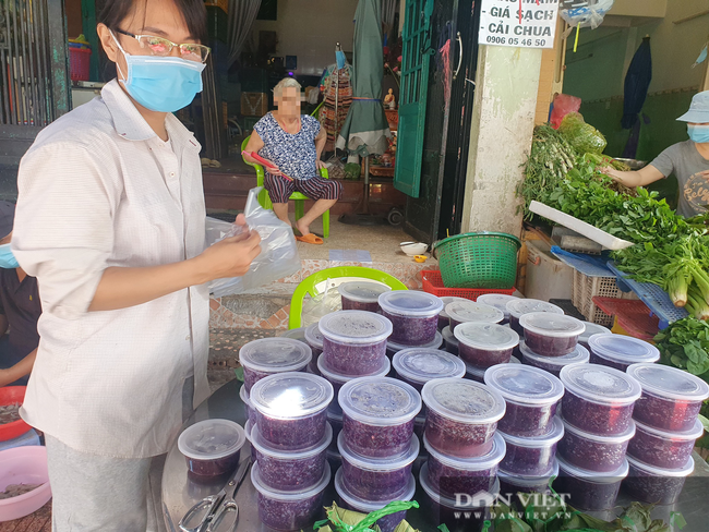 Bánh ú nước tro tại TP.HCM Tết Đoan ngọ tăng giá chóng mặt, 100.000 đồng/chục - Ảnh 3.