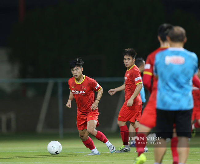 Trợ lý Lee Young-jin sẽ thay thầy Park chỉ đạo trận Việt Nam - UAE - Ảnh 2.