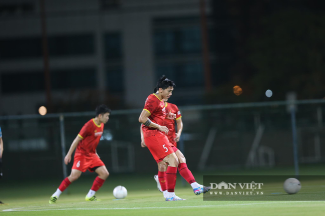 Trợ lý Lee Young-jin sẽ thay thầy Park chỉ đạo trận Việt Nam - UAE - Ảnh 4.