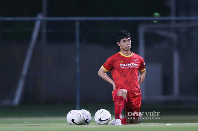 Trợ lý Lee Young-jin sẽ thay thầy Park chỉ đạo trận Việt Nam - UAE - Ảnh 6.