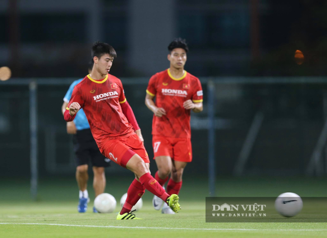 Trợ lý Lee Young-jin sẽ thay thầy Park chỉ đạo trận Việt Nam - UAE - Ảnh 11.