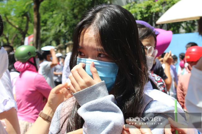 Kỳ thi tuyển sinh lớp 10 tại Đà Nẵng: &quot;Đề thi văn dễ thở, phù hợp trong thời điểm dịch bệnh&quot; - Ảnh 8.