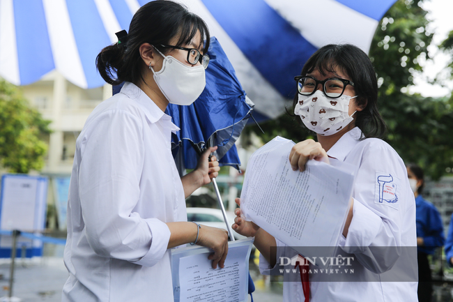 Công bố đáp án các môn Kỳ thi tuyển sinh vào lớp 10 THPT công lập Hà Nội năm 2021 - Ảnh 1.