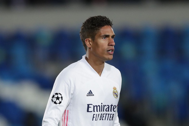 Varane đang trì hoãn gia hạn với Real Madrid.