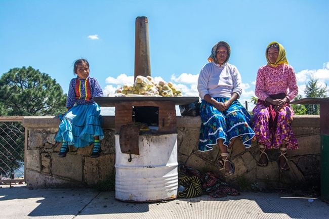 Bộ lạc Tarahumara nổi tiếng với “huyền thoại chạy”, đàn ông kết  hôn nhiều lần và Tesgüino giúp tăng “giao lưu tình cảm” - Ảnh 8.