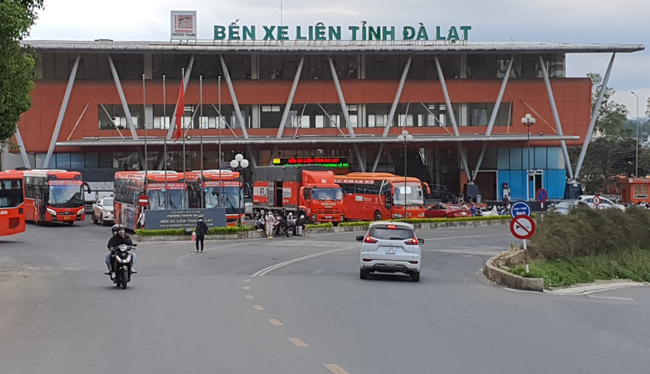 Lâm Đồng: Tạm dừng vận tải hành khách đến một số địa phương để phòng dịch Covid-19 - Ảnh 1.