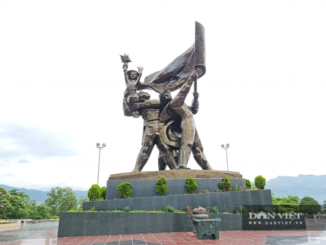 Tượng đài chiến thắng Điện Biên Phủ - Di tích hào hùng nơi cực Tây Tổ quốc - Ảnh 3.