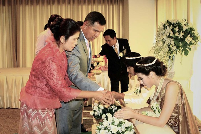 Thái Lan: Kỳ lạ các cặp đôi khi tổ chức hôn lễ cần phải có tục lệ này - Ảnh 3.