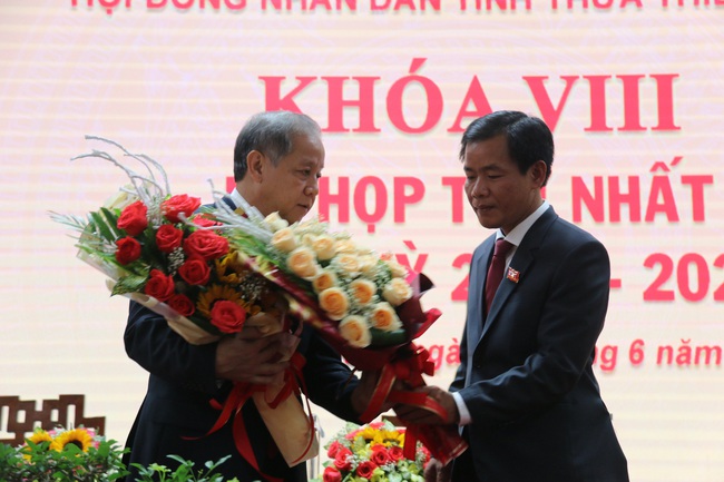 Ông Nguyễn Văn Phương được bầu giữ chức Chủ tịch UBND tỉnh Thừa Thiên Huế  - Ảnh 1.