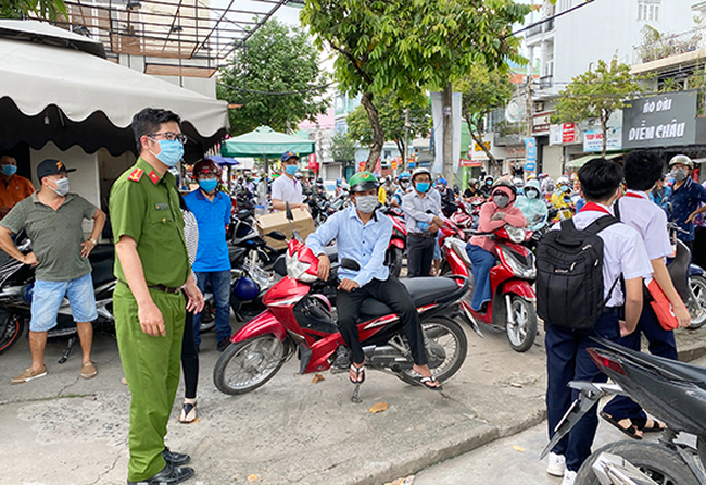 Đồng Nai: Kết thúc kỳ thi tuyển sinh lớp 10 với đề môn Ngữ văn &quot;thời sự và giàu cảm xúc&quot; - Ảnh 2.