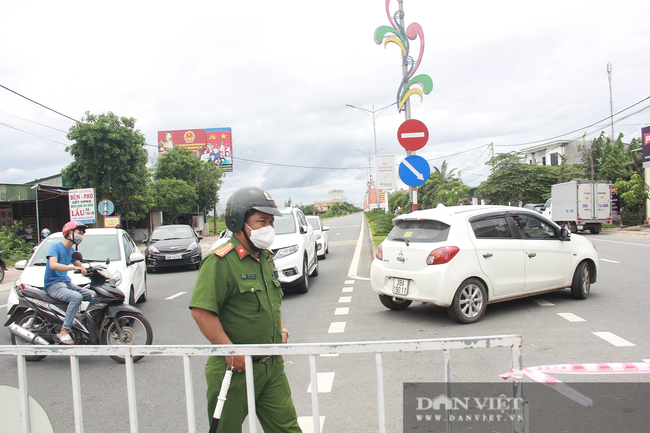 TP. Hà Tĩnh cách ly xã hội, nhiều phương tiện giao thông phải đi đường tránh  - Ảnh 4.