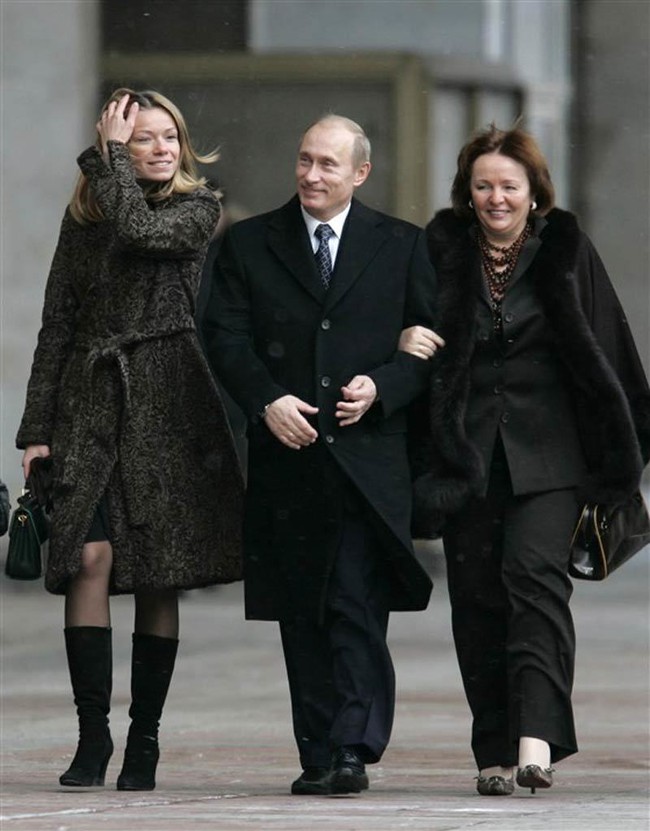 Hé lộ cuộc sống bí mật của con gái Putin, được bố cưng chiều hết mực - Ảnh 4.
