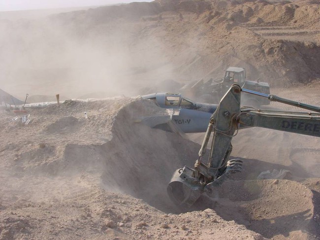 Giải mã vụ Iraq chôn giấu 800 máy bay chiến đấu trong sa mạc - Ảnh 16.