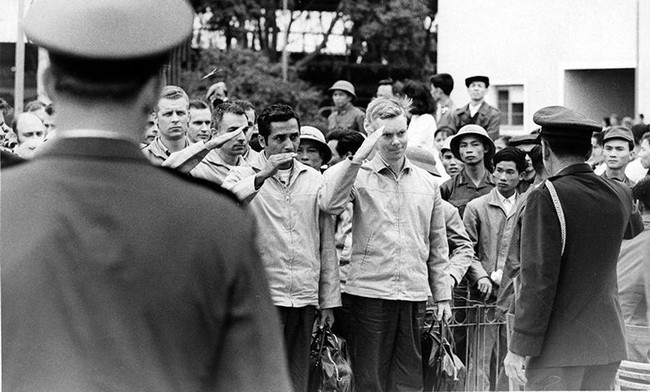Hà Nội Hilton tiếp đón bao nhiêu tù binh Mỹ trong Chiến tranh Việt Nam? - Ảnh 16.