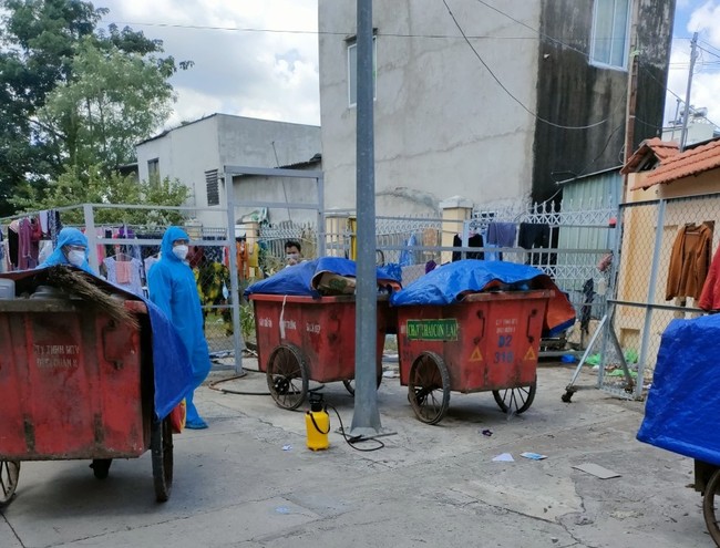 TP.HCM: 42 tấn chất thải mỗi ngày tại các khu cách ly và bệnh viện điều trị Covid-19 - Ảnh 1.