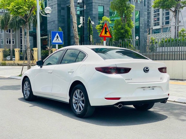 Mazda 3 Deluxe lướt lên sàn xe cũ, chủ xe &quot;bay&quot; ngay hơn 120 triệu đồng - Ảnh 2.