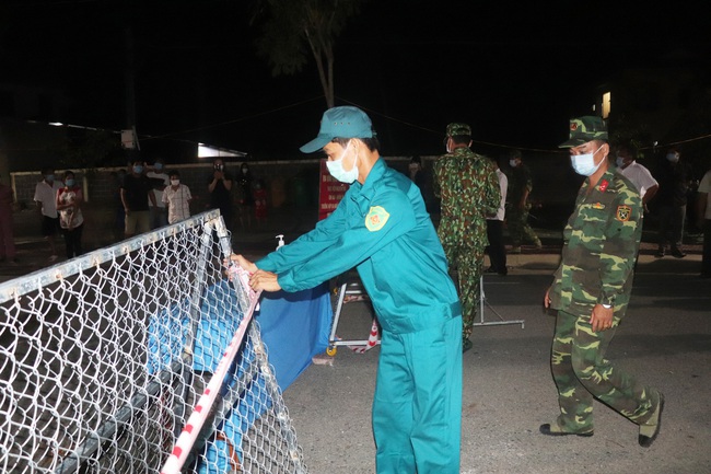 Trà Vinh: Cán bộ ở huyện Cầu Kè không được đến quán ăn, uống cà phê - Ảnh 2.