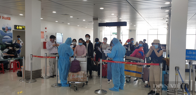 Quảng Nam đón công dân ở TP HCM về: Phụ nữ có thai, già yếu, tàn tật…, được đón bằng máy bay - Ảnh 1.