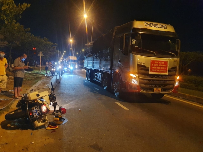 Đà Nẵng: Né trạm thu phí, tài xế tông CSGT bị thương  - Ảnh 1.