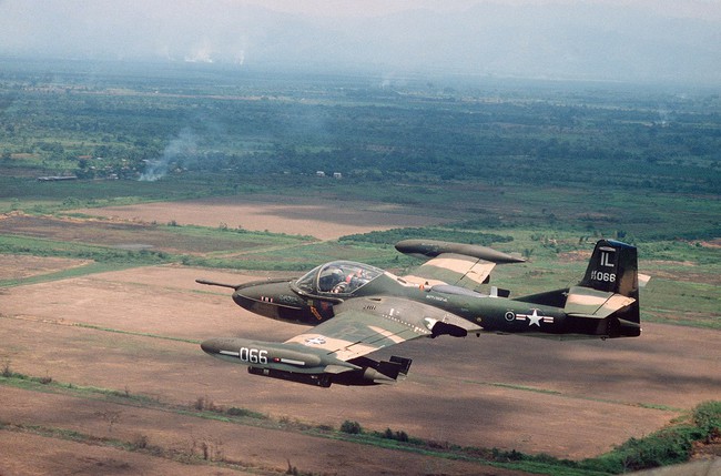 Máy bay Mỹ tỏ ra lợi hại hơn khi nằm trong tay Không quân Việt Nam - Ảnh 1.