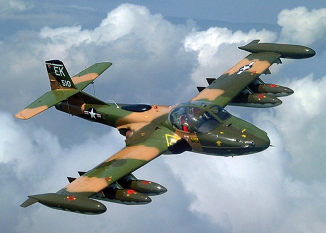 Máy bay Mỹ tỏ ra lợi hại hơn khi nằm trong tay Không quân Việt Nam - Ảnh 4.